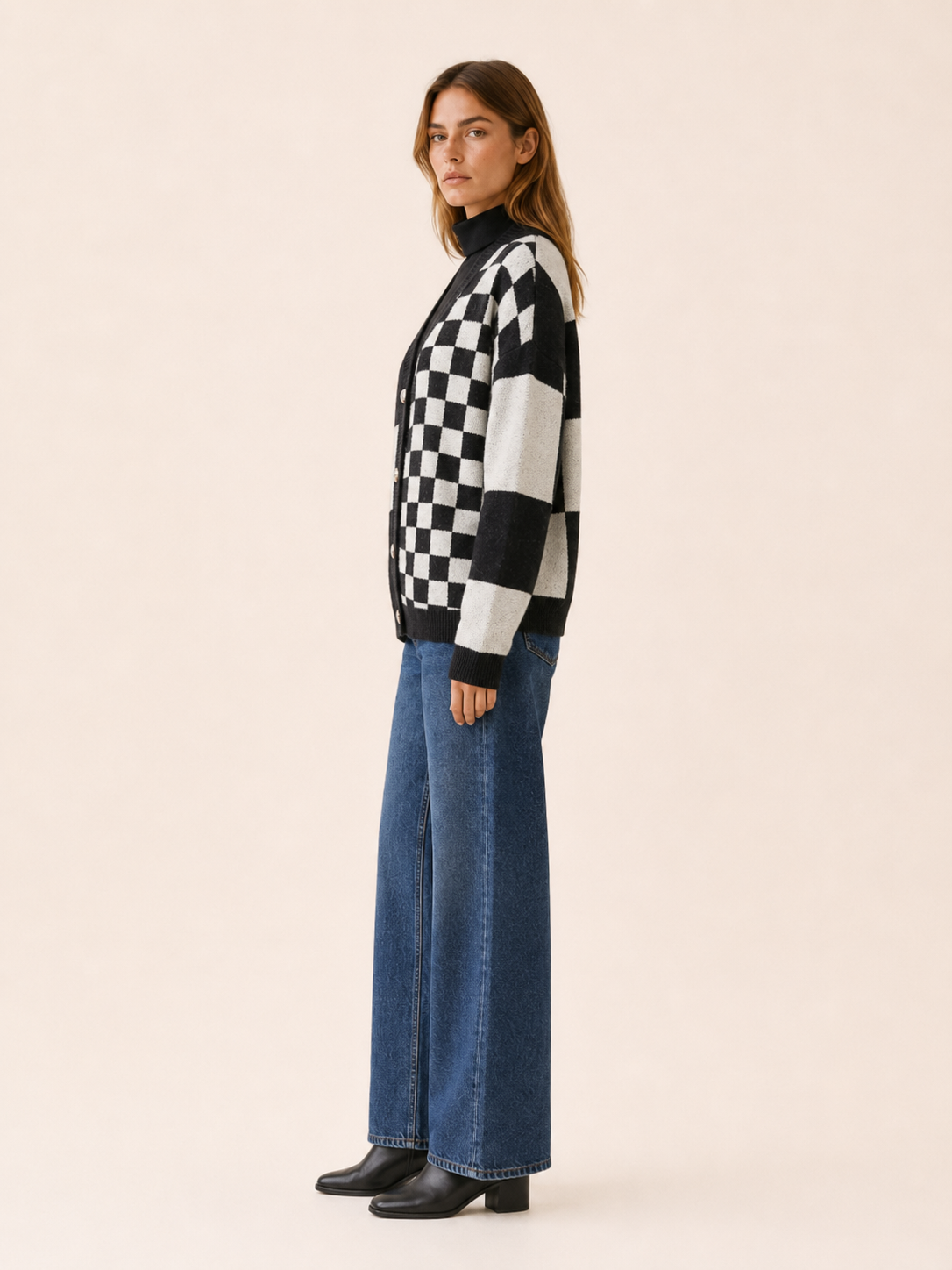Adela | Checked Cardigan with V-Neck and Button Front