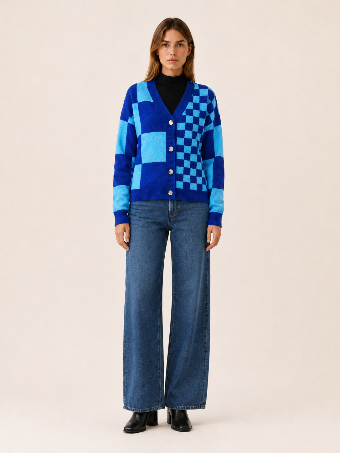 Adela | Checked Cardigan with V-Neck and Button Front