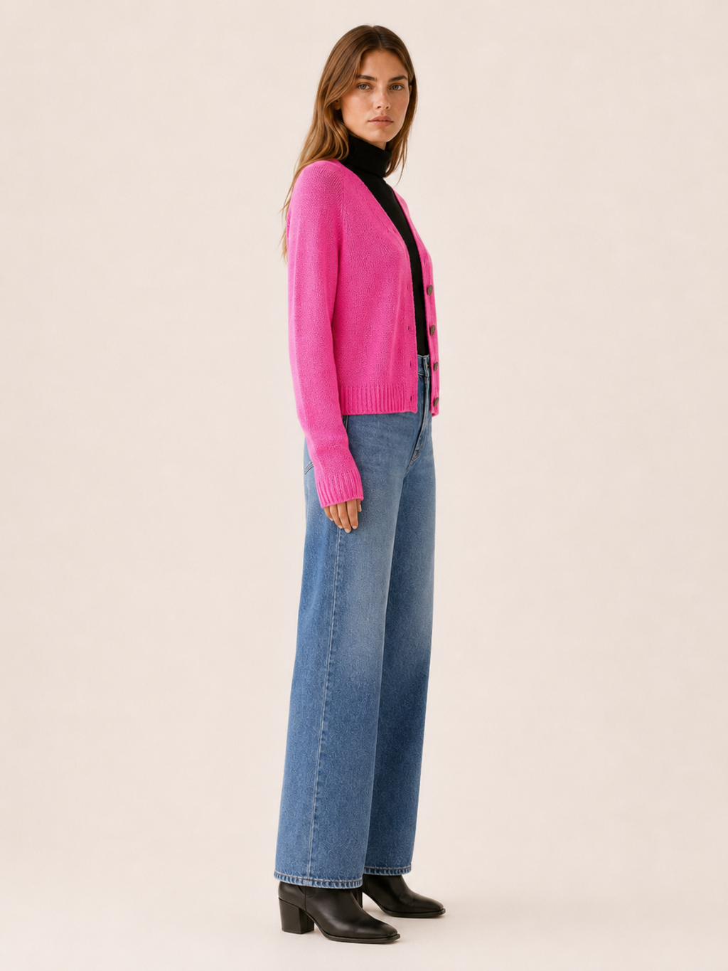 Corinne | Cropped Cardigan with V-Neck and Raglan Sleeves