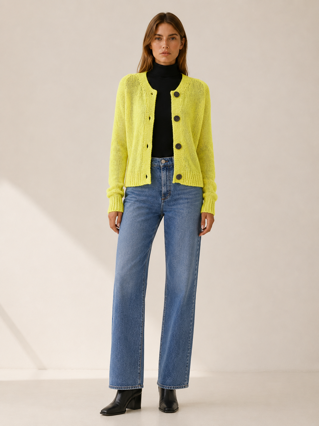 Corinne | Cropped Cardigan with V-Neck and Raglan Sleeves