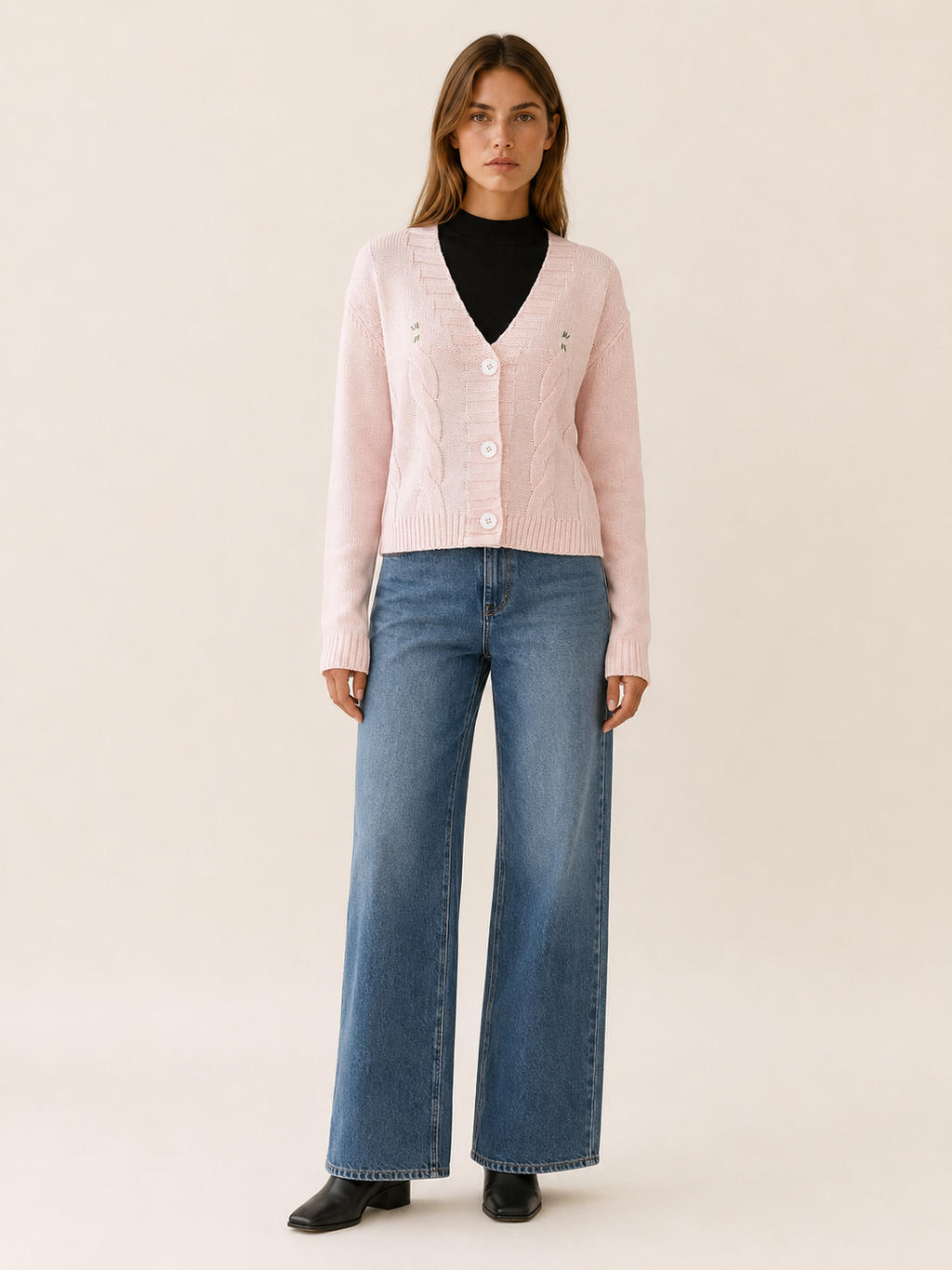 Gaia | Cropped Cardigan with V-Neck and Button Front