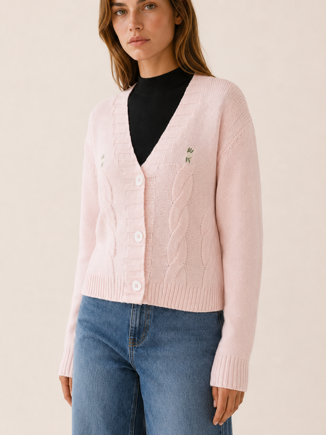 Gaia | Cropped Cardigan with V-Neck and Button Front