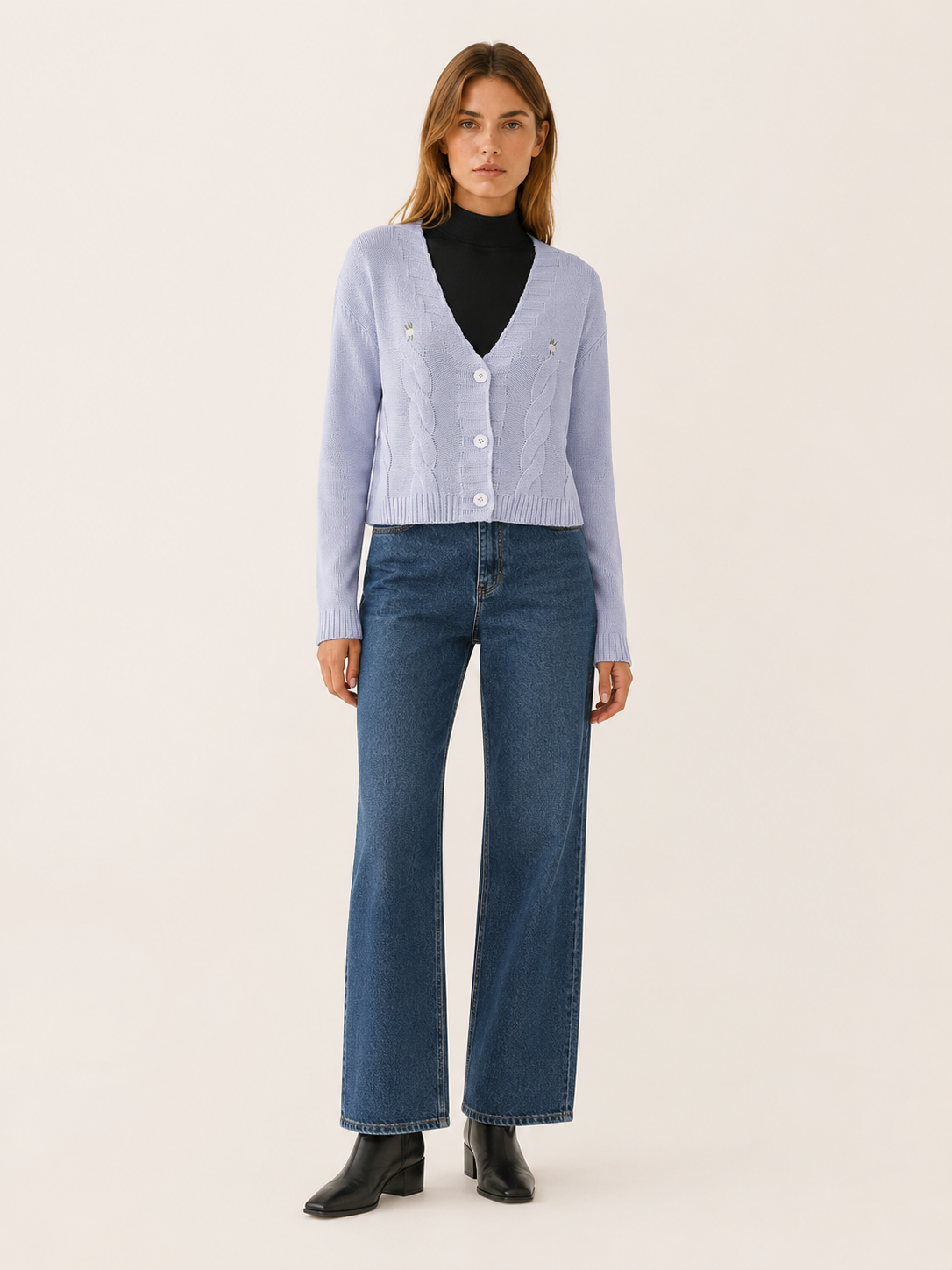 Gaia | Cropped Cardigan with V-Neck and Button Front