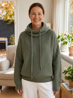 Tin sweater lifestyle Green v2