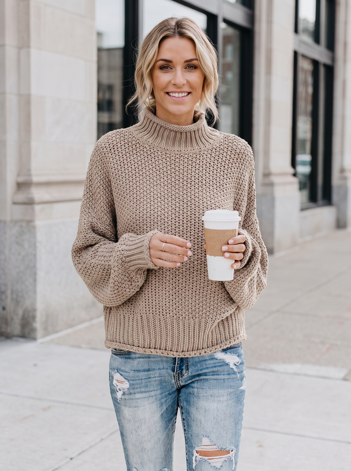 Valerianne lifestyle PMax street Beige