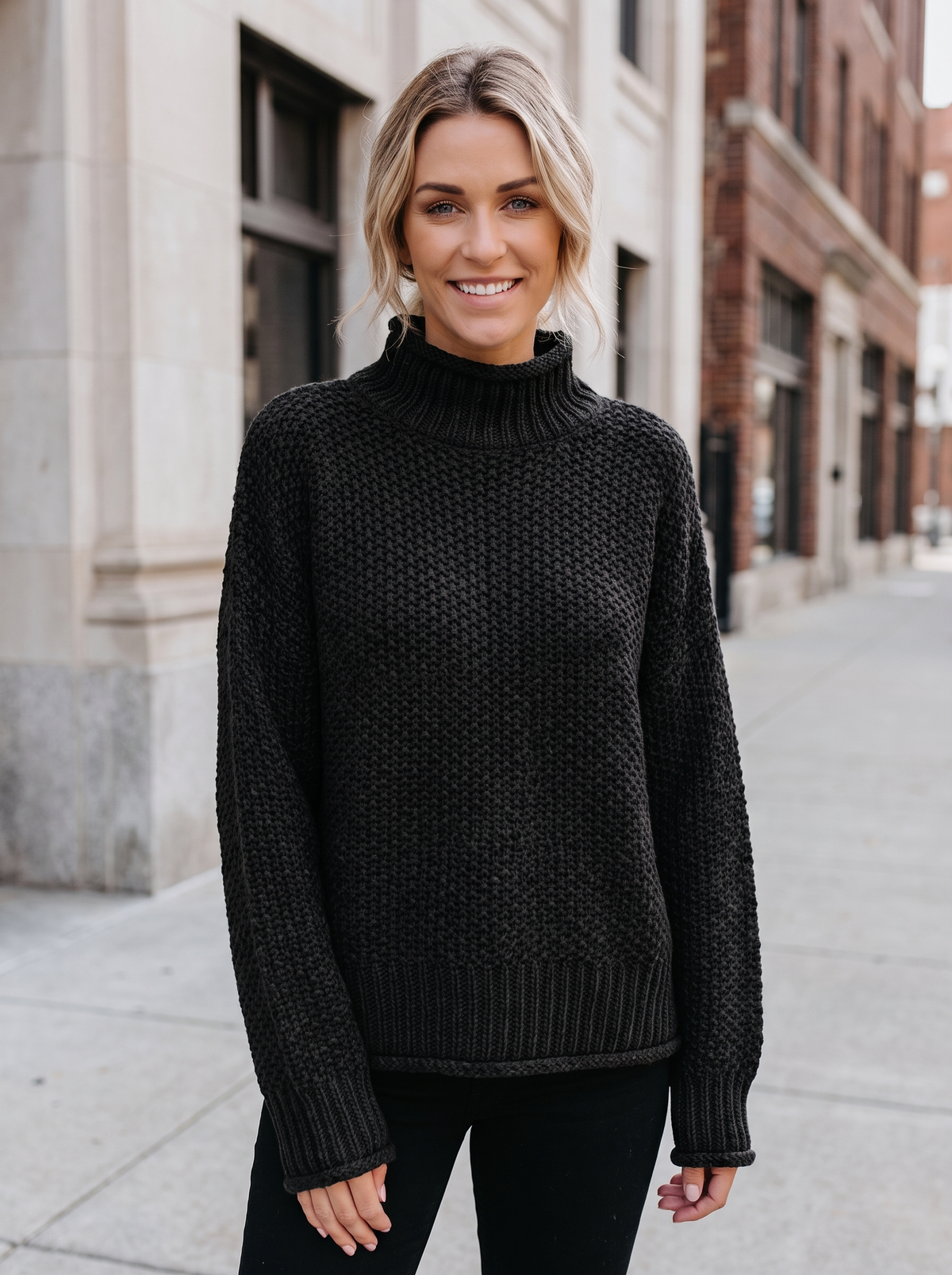 Valerianne lifestyle PMax street Black