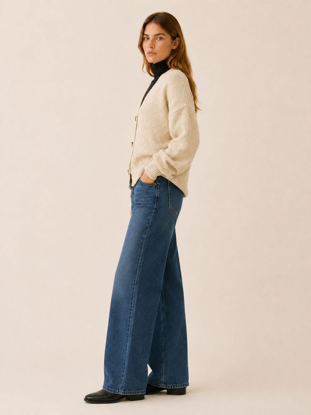 Romy | Oversized Cardigan with V-Neck and Button Front