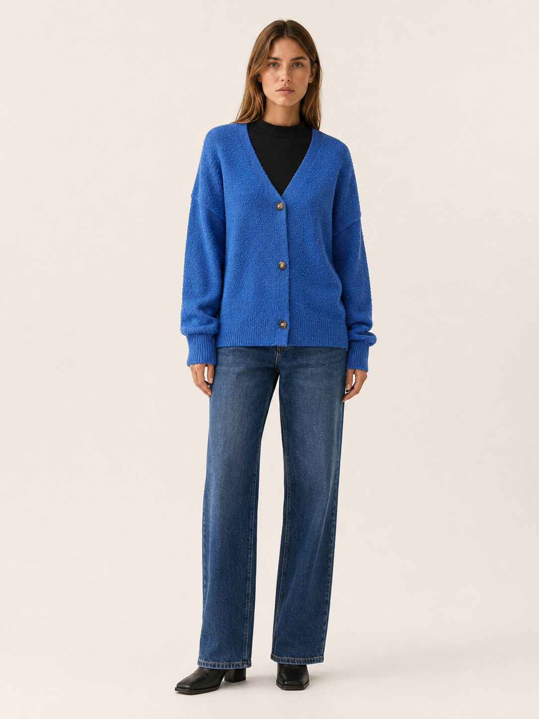 Romy | Oversized Cardigan with V-Neck and Button Front