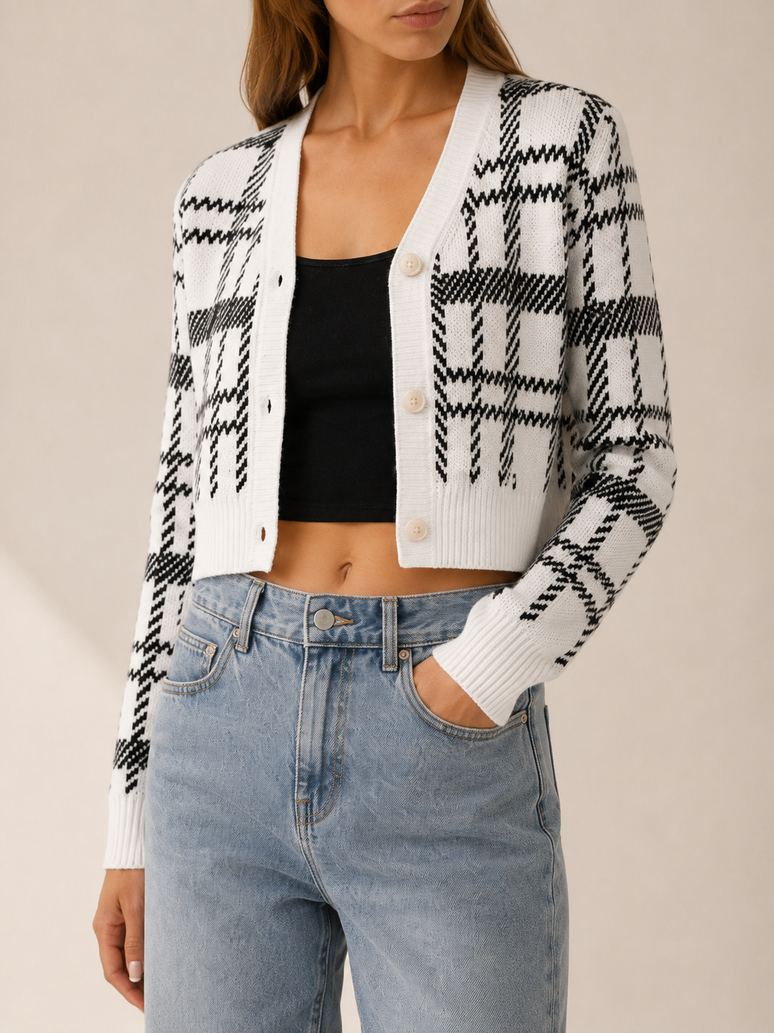 Rovixa | Cropped Cardigan with Plaid Design and V-Neck