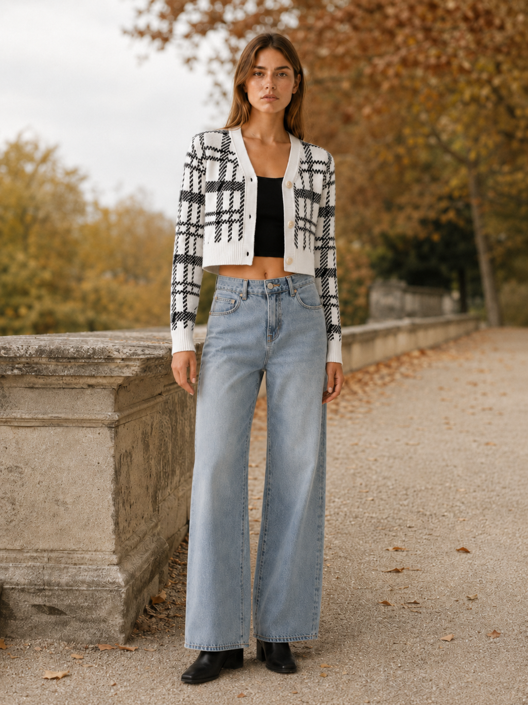 Rovixa | Cropped Cardigan with Plaid Design and V-Neck