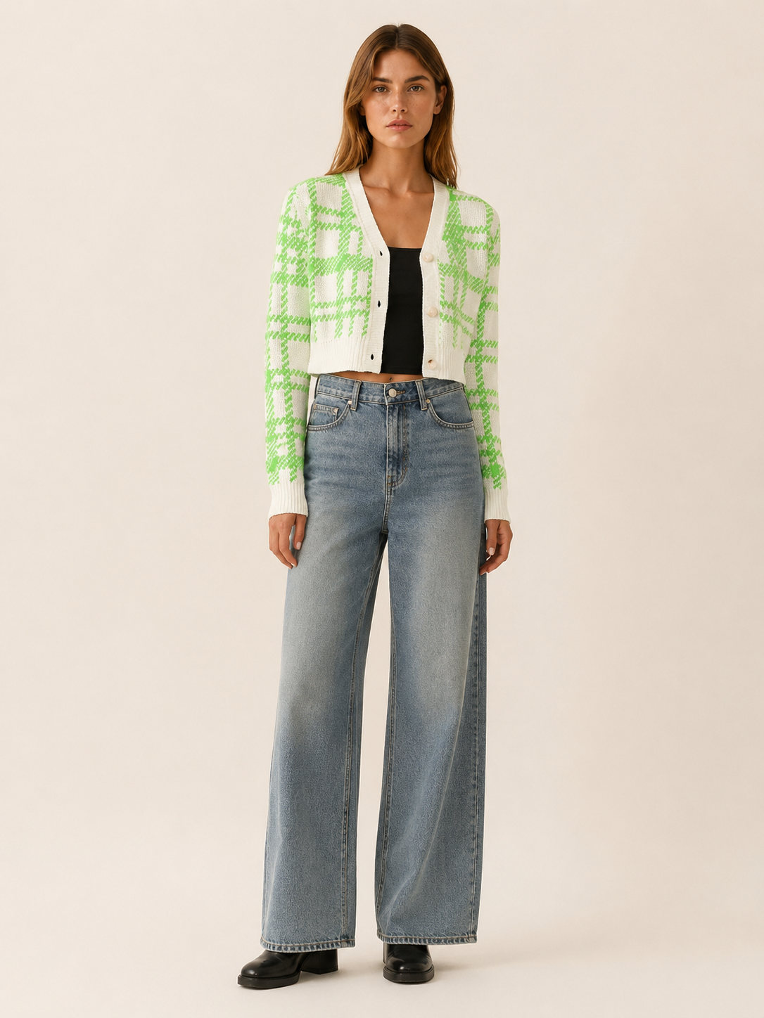 Rovixa | Cropped Cardigan with Plaid Design and V-Neck