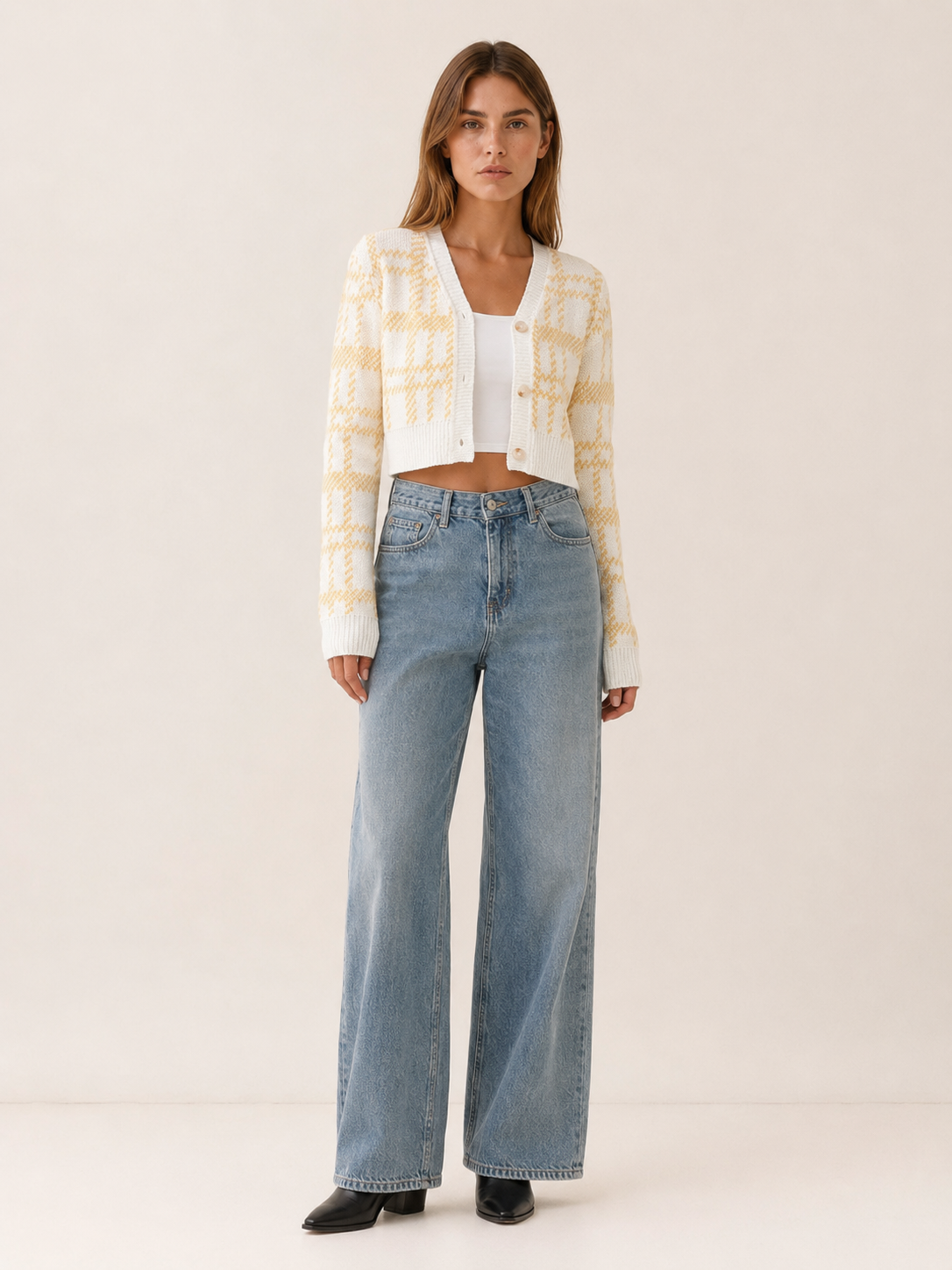 Rovixa | Cropped Cardigan with Plaid Design and V-Neck