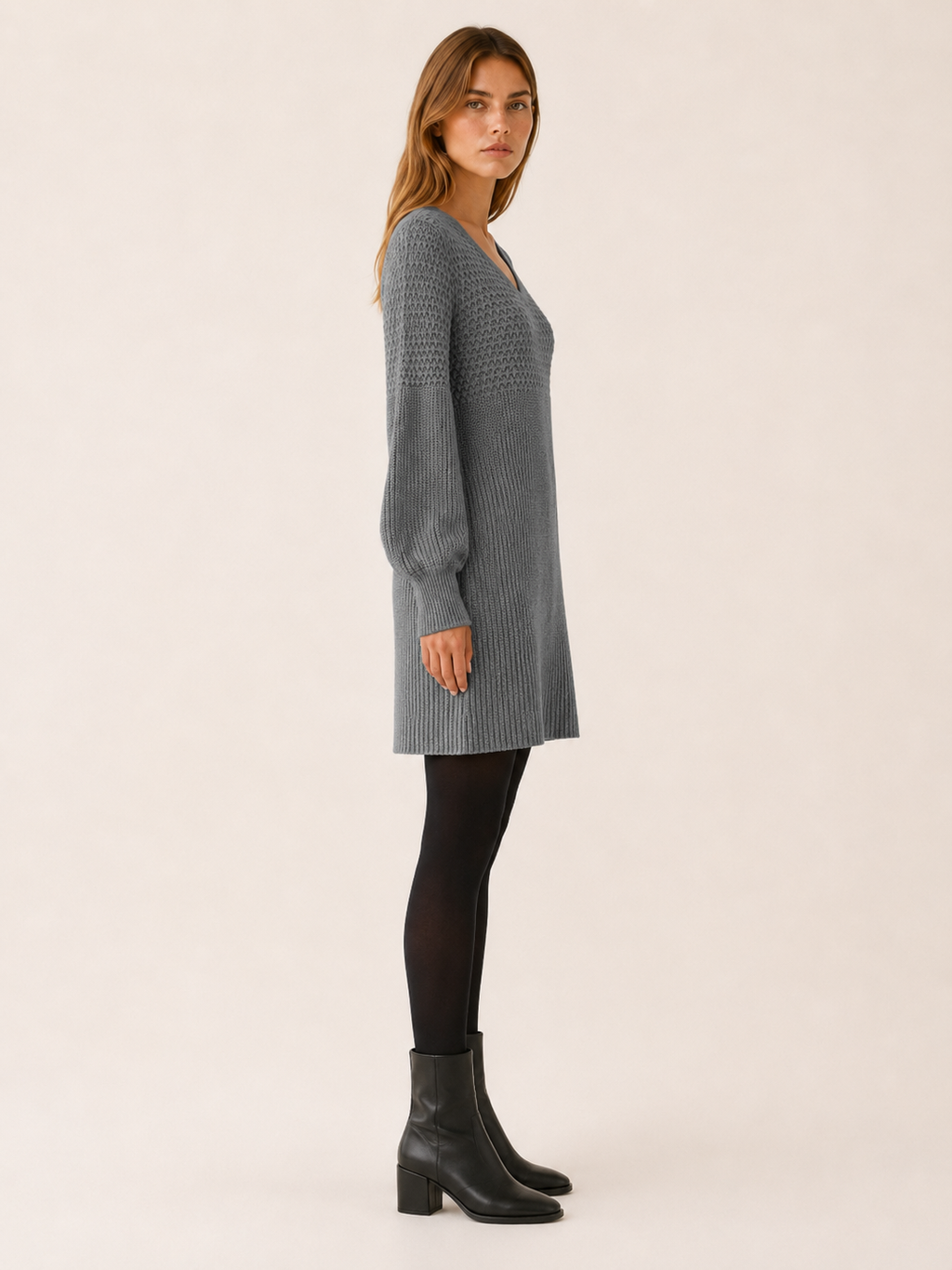 Thessavine | Jumper Dress with V-Neck and Balloon Sleeves
