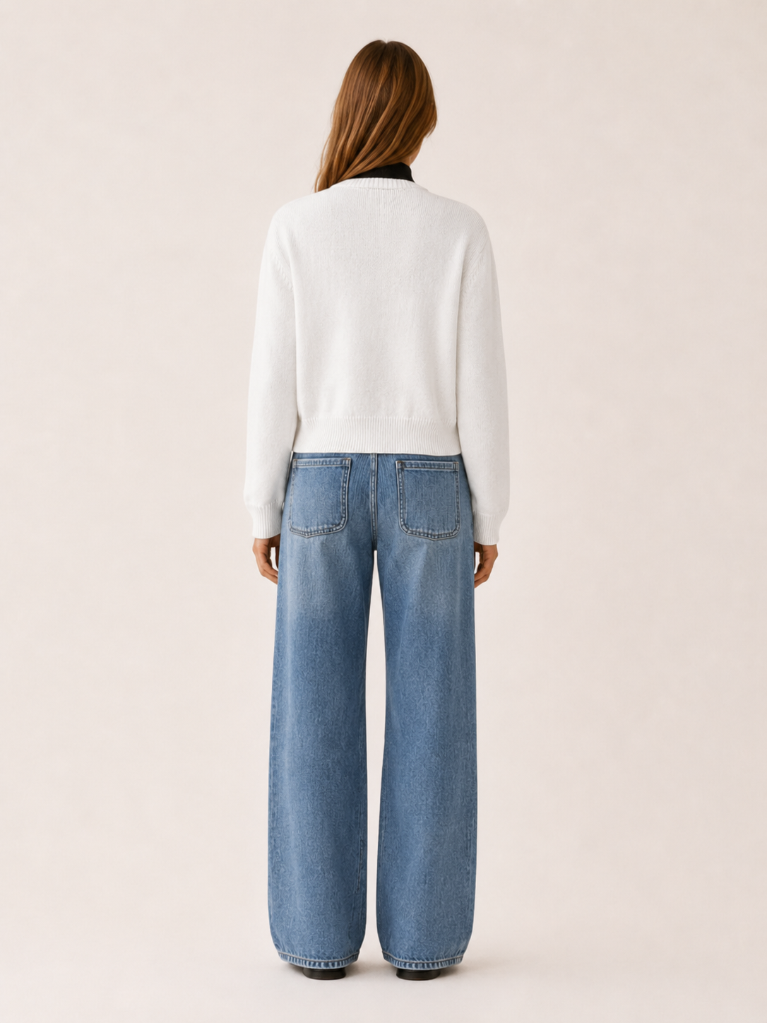 Vaylora | Cropped Cardigan with Round Neck and Button Front