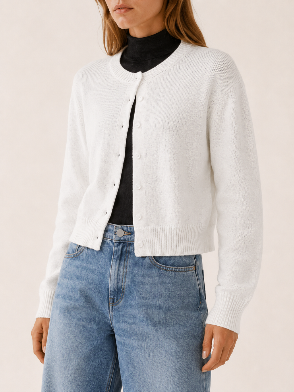 Vaylora | Cropped Cardigan with Round Neck and Button Front